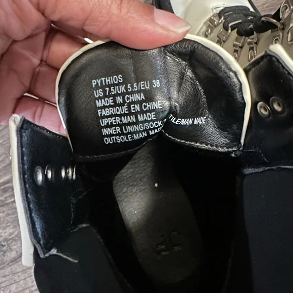 Stylish Black and White Women's Combat Boots - Picture 6 of 7